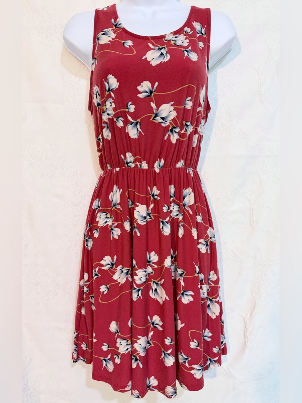 French Grey Red Floral Sleeveless Elastic-Waist Mini Dress D0070